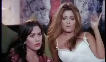 عوضی شلوغ سکس تصویری فارسی در ماهیگیران دونگ سیاه بزرگ را بلعیده است
